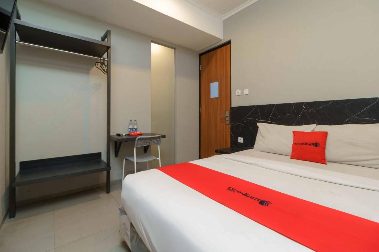 Reddoorz Plus Near Radio Dalam 3 Jakarta Eksteriør bilde